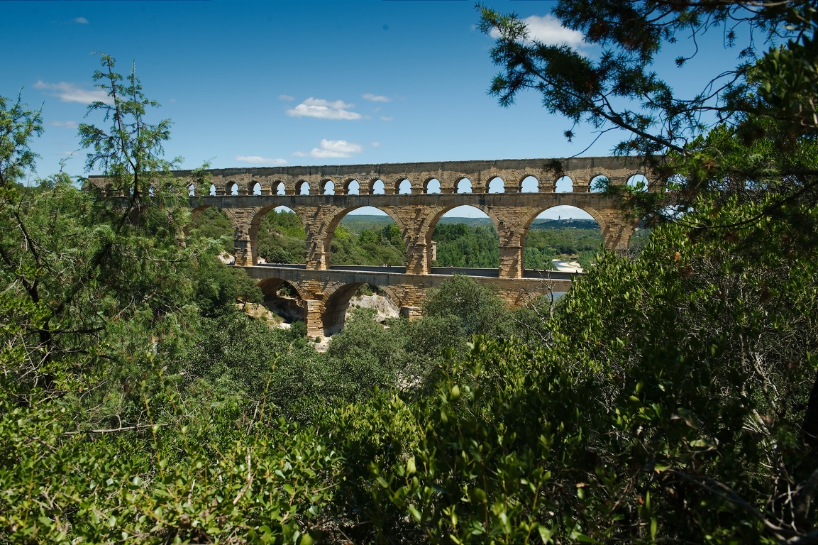 Pont_du_Gard-02.jpg