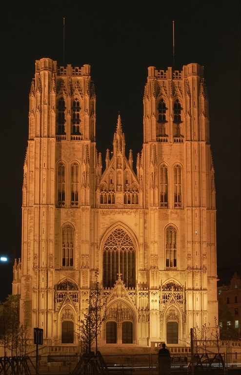 2006-05-06--22_43_57_Brussels_by_night_Luc_Viatour.JPG