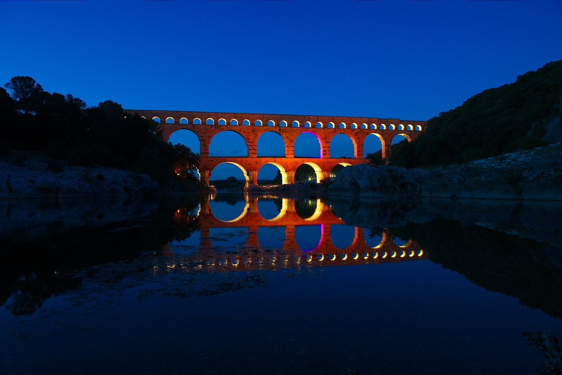 Pont_du_Gard_de_nuit-08.jpg
