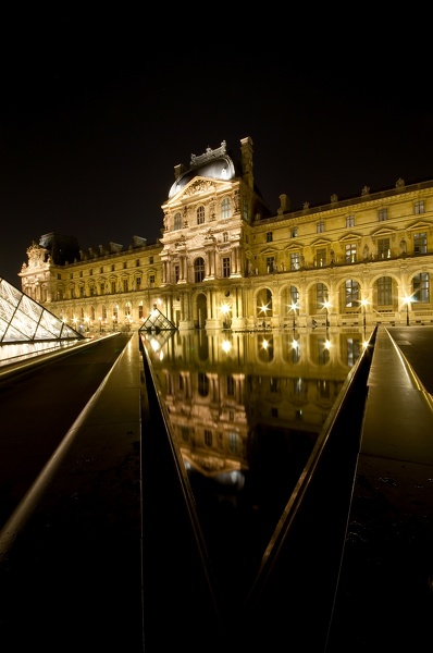 Le Louvre Paris By Night 7