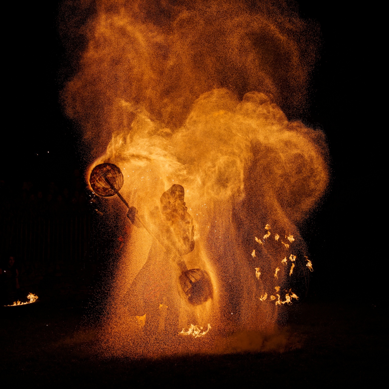 15-Sculptures-de-feu-Spirale-Natoye.jpg