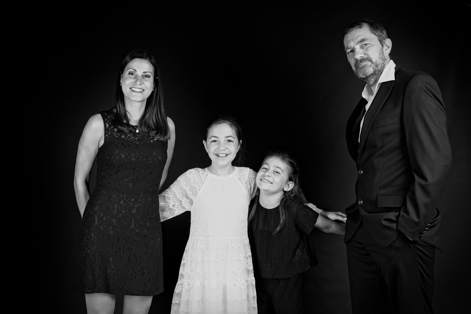 04-famille-studio-n&bl-10-10-2020 - 04-famille-studio-n&bl-10-10-2020.jpg 04-famille-studio-n&bl-10-10-2020.jpg