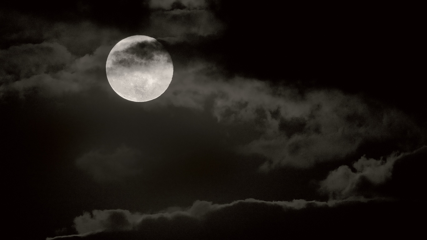 2020-04-08--21.04.13-Lune-nuages.jpg